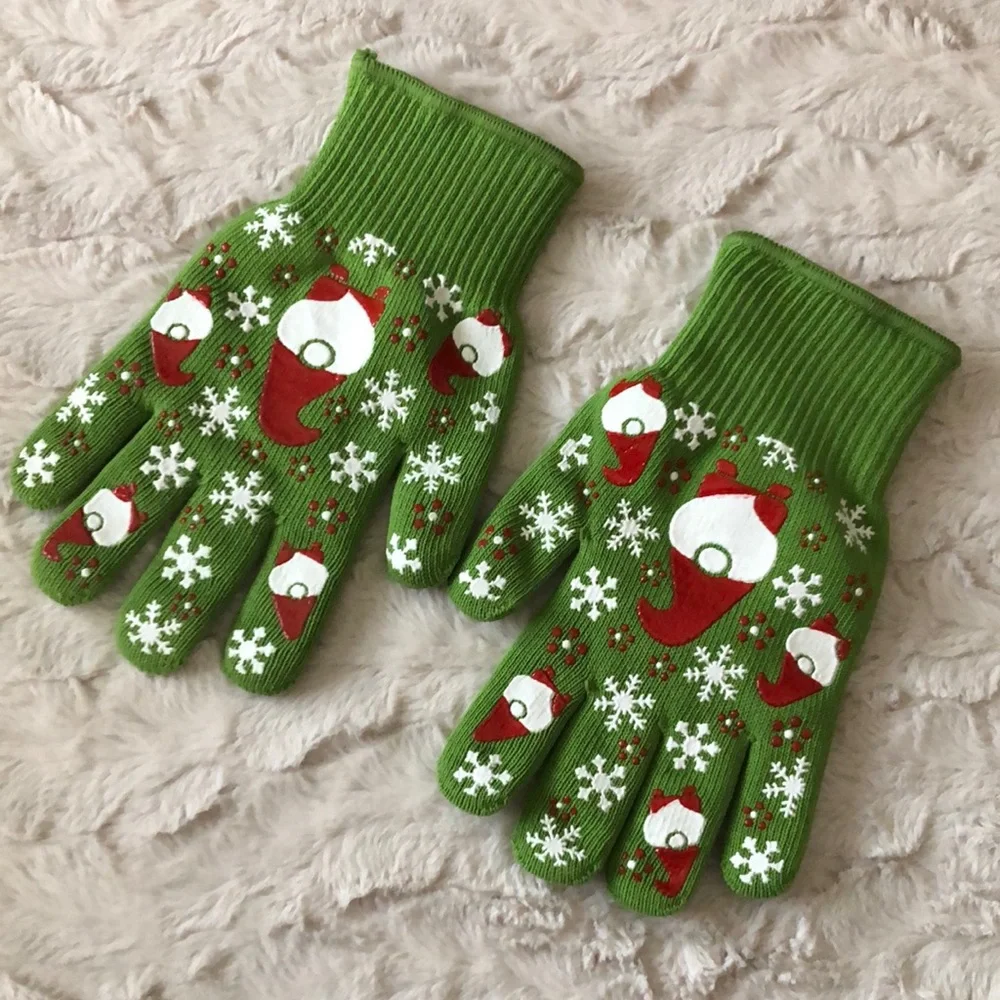 Temp-Tations Green Knit Holiday Gnome Oven Safe Gloves